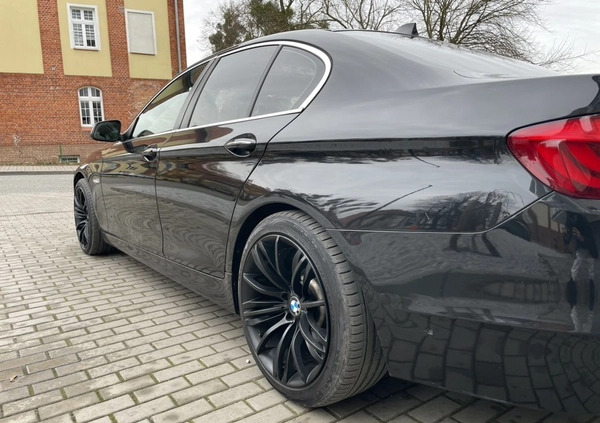 BMW Seria 5 cena 58900 przebieg: 211500, rok produkcji 2012 z Świecie małe 529